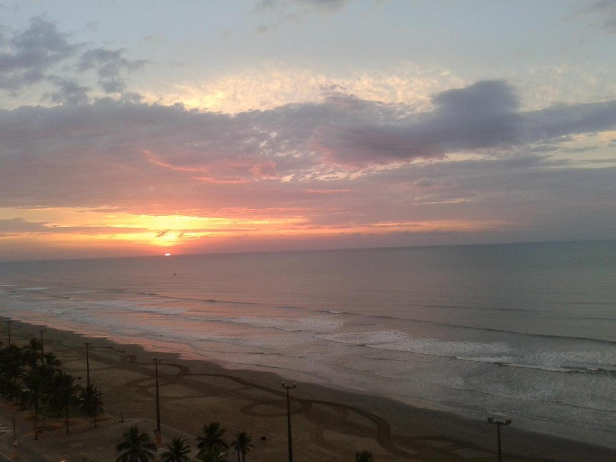 Apto Frente Ao Mar Peruíbe Exterior foto